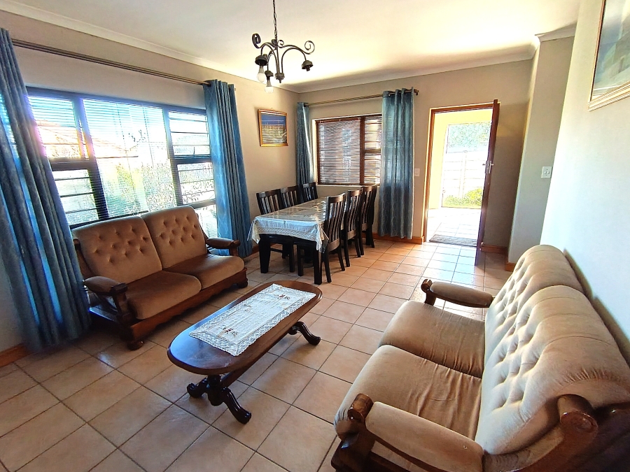 To Let 4 Bedroom Property for Rent in Southfork Western Cape